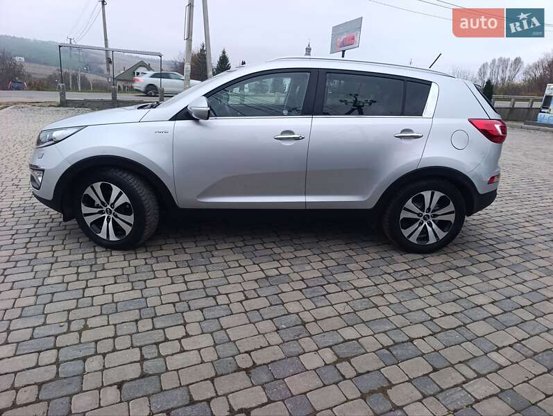 Позашляховик / Кросовер Kia Sportage 2011 в Чернівцях