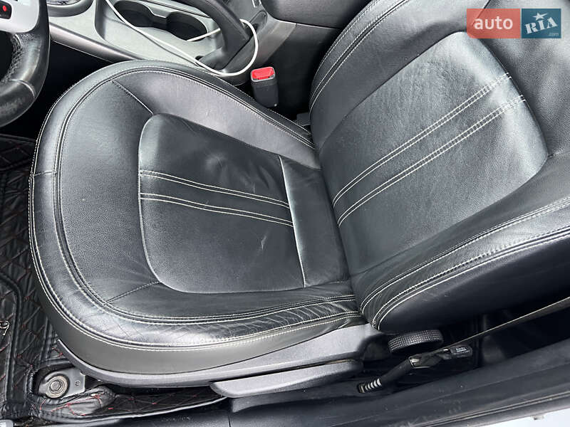 Внедорожник / Кроссовер Kia Sportage 2011 в Харькове