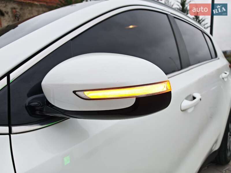 Внедорожник / Кроссовер Kia Sportage 2015 в Могилев-Подольске