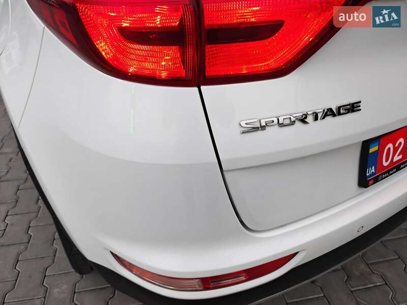 Внедорожник / Кроссовер Kia Sportage 2015 в Могилев-Подольске