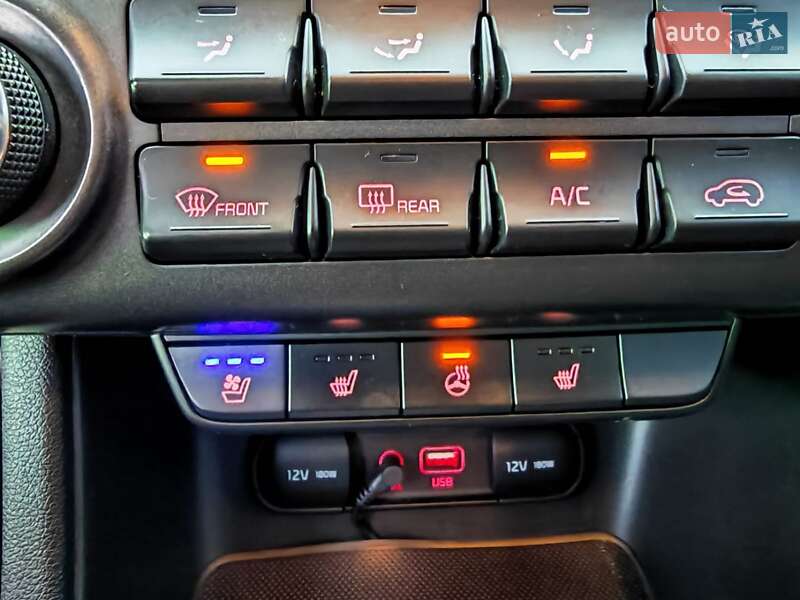 Внедорожник / Кроссовер Kia Sportage 2015 в Могилев-Подольске