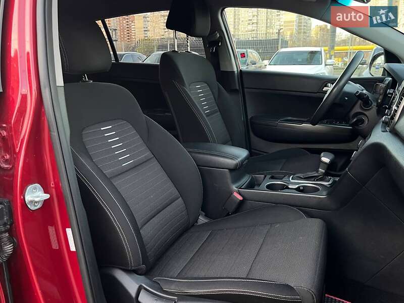 Позашляховик / Кросовер Kia Sportage 2016 в Києві фото 11 Позашляховик / Кросовер Kia Sportage 2016 в Києві