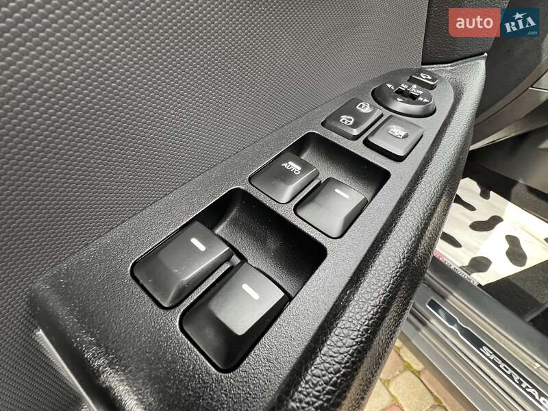 Позашляховик / Кросовер Kia Sportage 2014 в Івано-Франківську