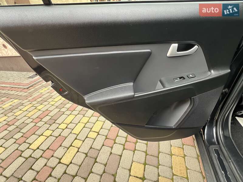 Позашляховик / Кросовер Kia Sportage 2014 в Івано-Франківську