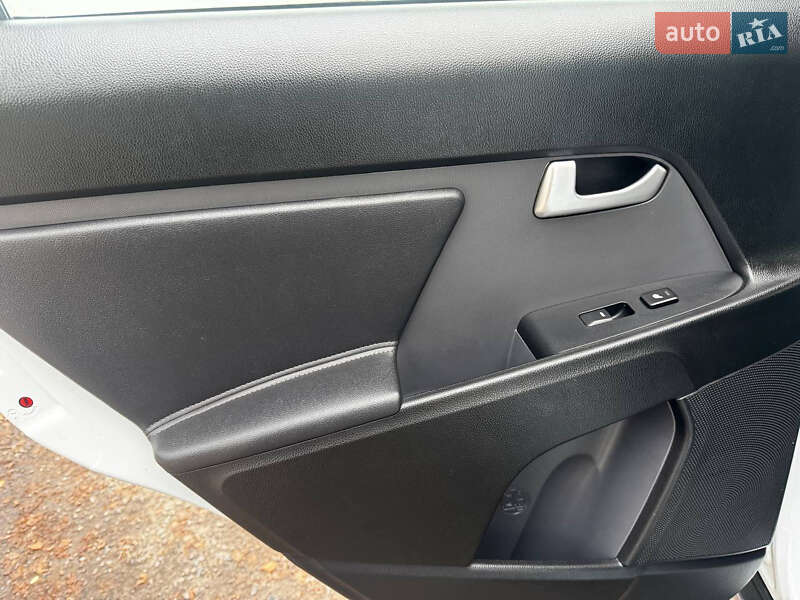 Внедорожник / Кроссовер Kia Sportage 2012 в Ахтырке фото 35 Внедорожник / Кроссовер Kia Sportage 2012 в Ахтырке