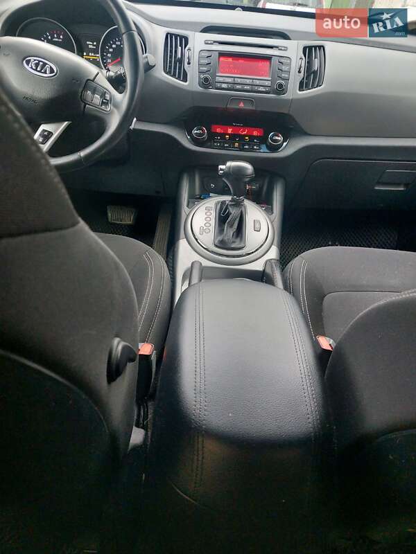 Позашляховик / Кросовер Kia Sportage 2015 в Львові фото 13 Позашляховик / Кросовер Kia Sportage 2015 в Львові