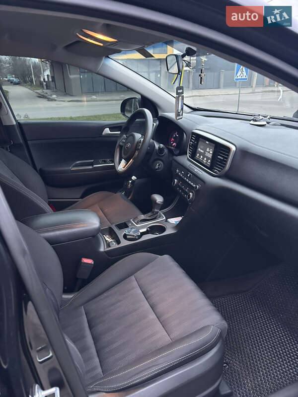 Позашляховик / Кросовер Kia Sportage 2018 в Хмельницькому фото 12 Позашляховик / Кросовер Kia Sportage 2018 в Хмельницькому