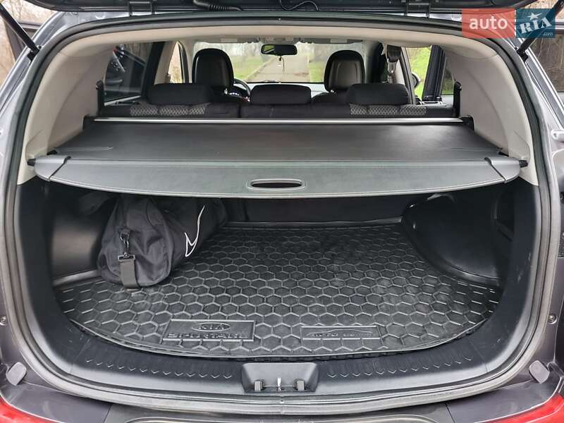 Внедорожник / Кроссовер Kia Sportage 2011 в Кривом Роге