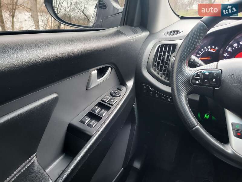 Внедорожник / Кроссовер Kia Sportage 2011 в Кривом Роге