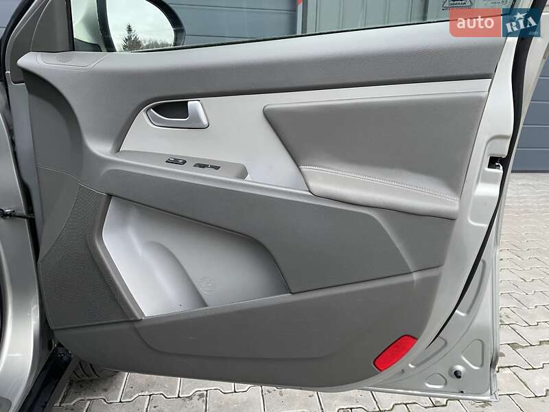 Внедорожник / Кроссовер Kia Sportage 2011 в Ковеле