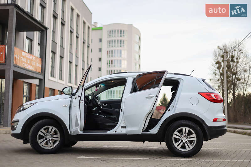 Внедорожник / Кроссовер Kia Sportage 2013 в Львове