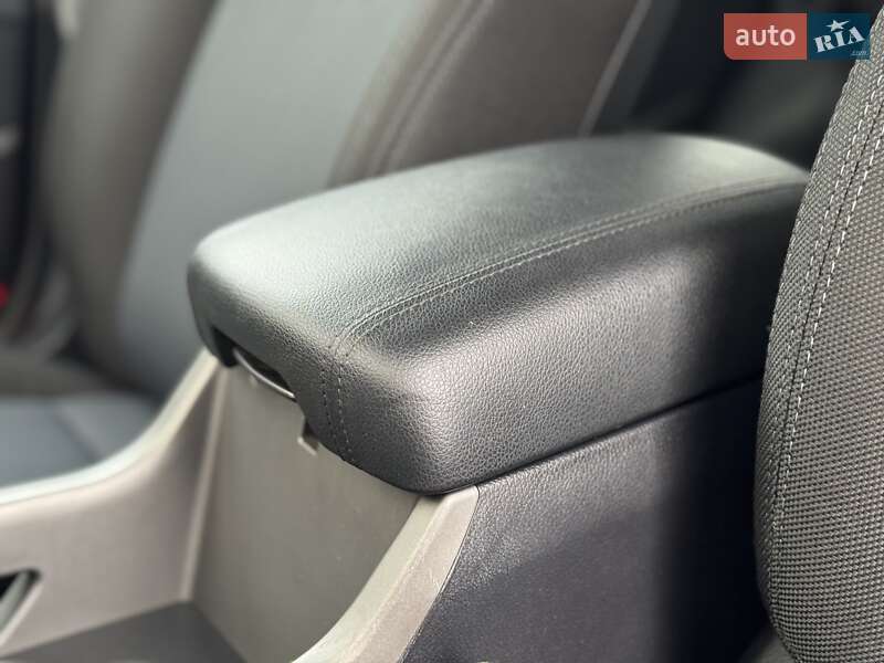 Внедорожник / Кроссовер Kia Sportage 2013 в Сарнах