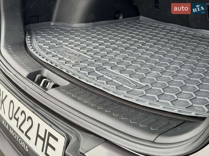 Внедорожник / Кроссовер Kia Sportage 2013 в Сарнах