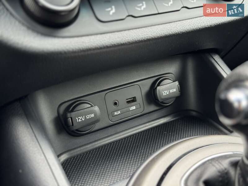 Внедорожник / Кроссовер Kia Sportage 2013 в Сарнах