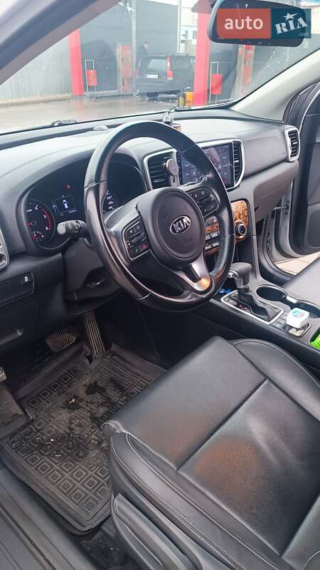 Внедорожник / Кроссовер Kia Sportage 2016 в Черновцах
