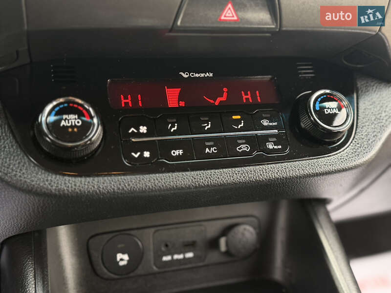 Внедорожник / Кроссовер Kia Sportage 2012 в Берегово