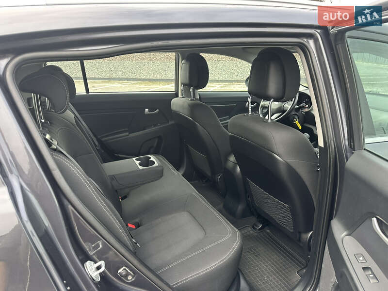 Позашляховик / Кросовер Kia Sportage 2010 в Житомирі