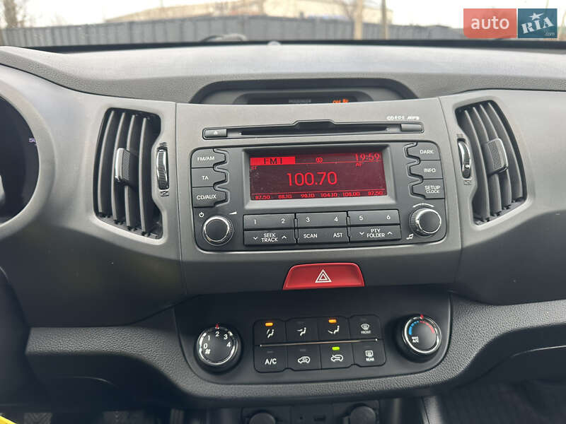 Позашляховик / Кросовер Kia Sportage 2010 в Житомирі