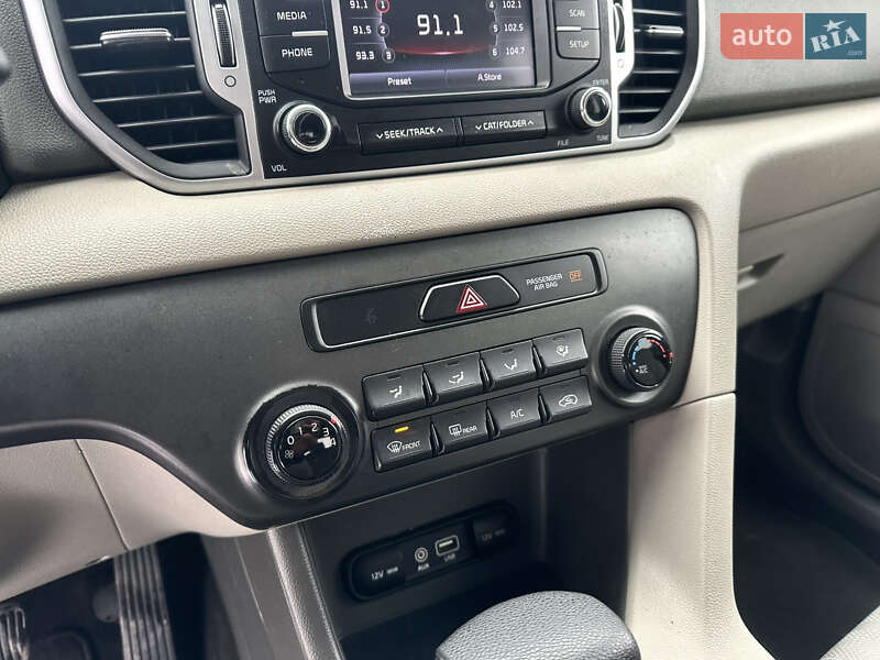 Внедорожник / Кроссовер Kia Sportage 2016 в Львове