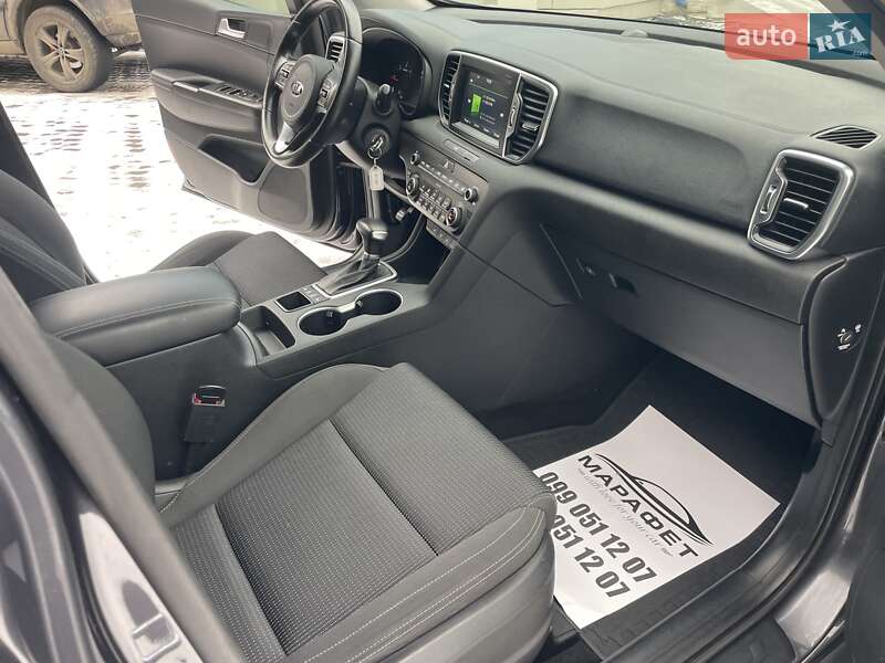 Внедорожник / Кроссовер Kia Sportage 2016 в Черновцах