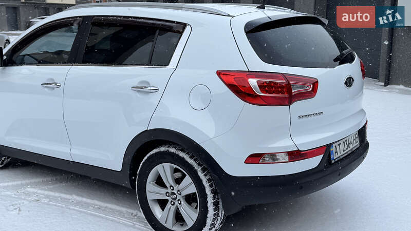 Внедорожник / Кроссовер Kia Sportage 2011 в Ивано-Франковске