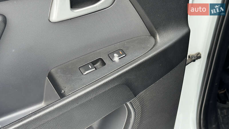 Внедорожник / Кроссовер Kia Sportage 2011 в Ивано-Франковске