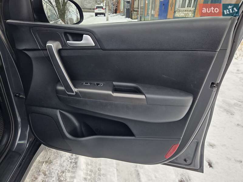 Позашляховик / Кросовер Kia Sportage 2020 в Краснограді