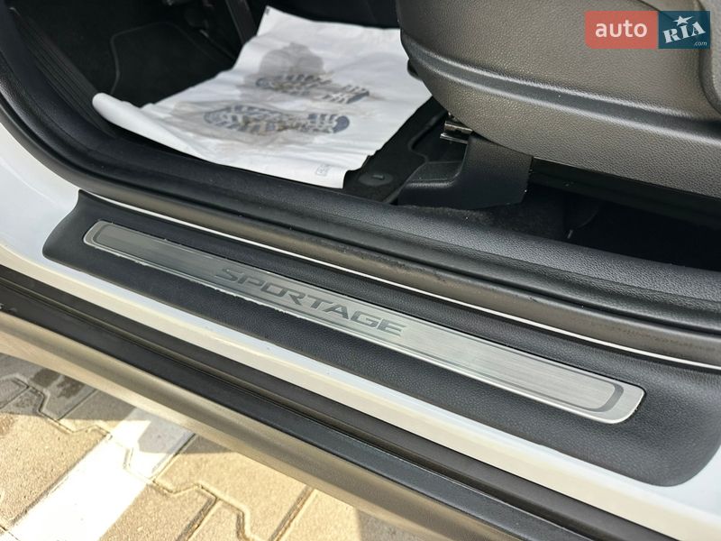 Внедорожник / Кроссовер Kia Sportage 2016 в Дубно