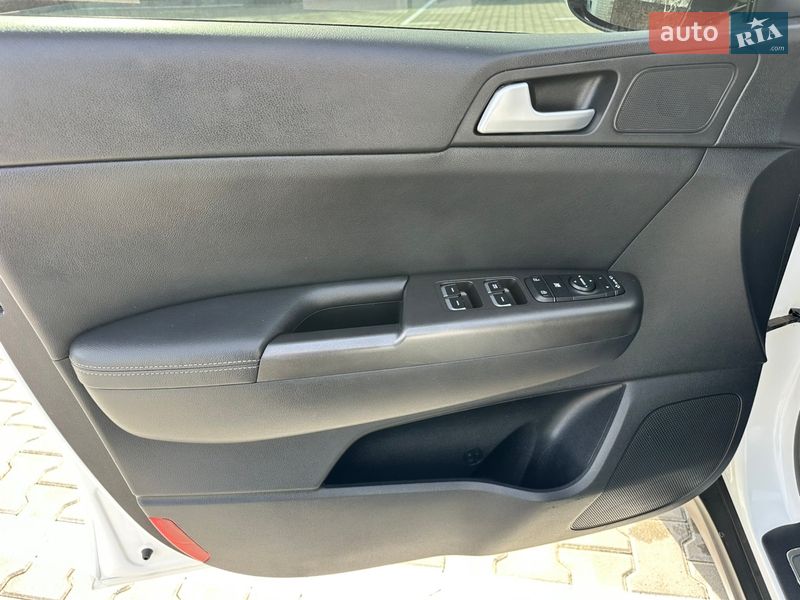 Внедорожник / Кроссовер Kia Sportage 2016 в Дубно