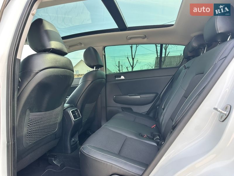 Внедорожник / Кроссовер Kia Sportage 2016 в Дубно