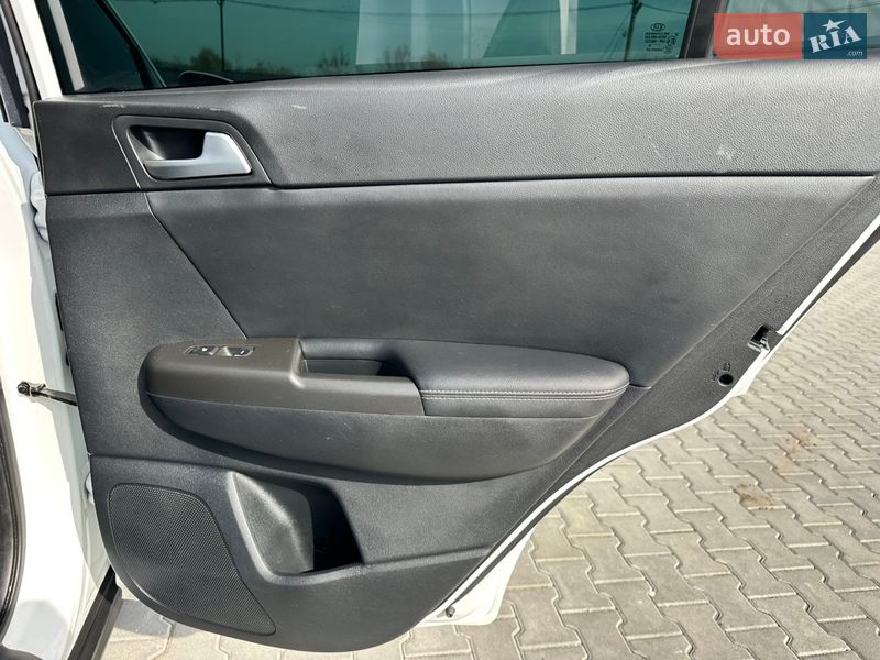 Внедорожник / Кроссовер Kia Sportage 2016 в Дубно