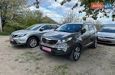 Позашляховик / Кросовер Kia Sportage 2010 в Чернівцях