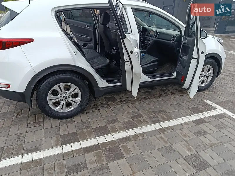 Kia Sportage 2017 VIN U5YPG815GHL374556 фото оголошення 11 з 59