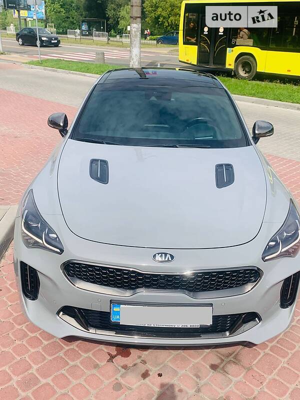 Лифтбек Kia Stinger 2018 в Львове