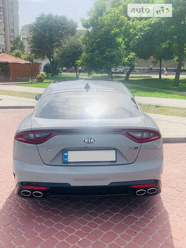 Лифтбек Kia Stinger 2018 в Львове