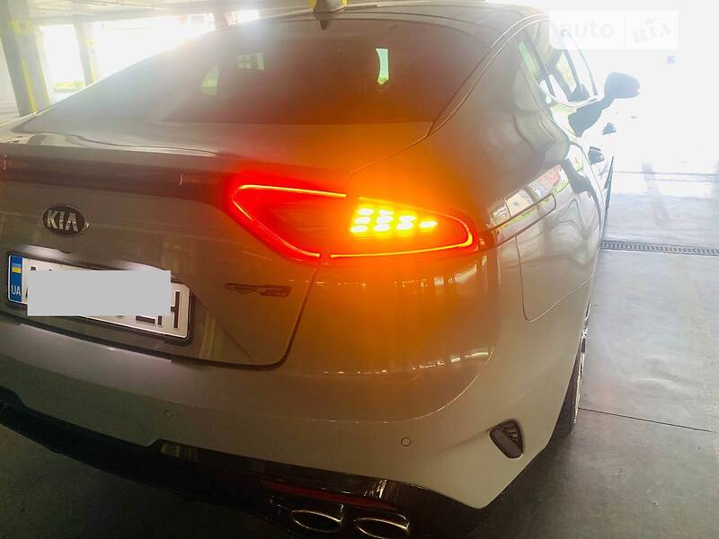 Лифтбек Kia Stinger 2018 в Львове