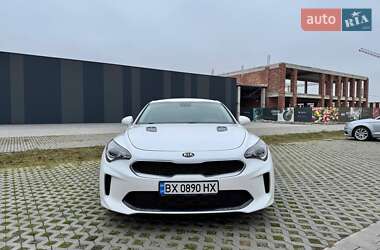 Фастбэк Kia Stinger 2018 в Хмельницком