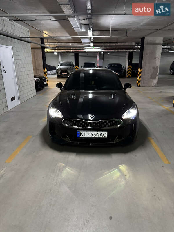 Фастбэк Kia Stinger 2017 в Киеве