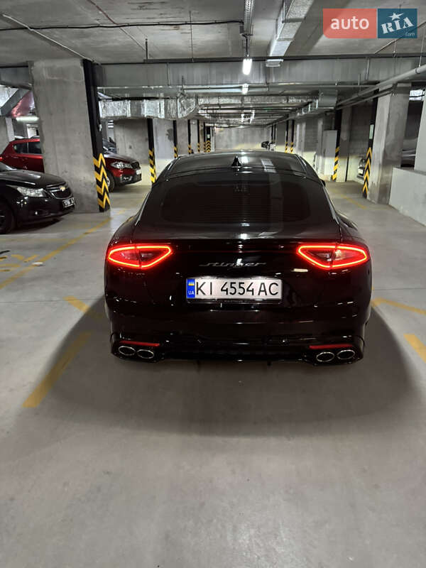 Фастбэк Kia Stinger 2017 в Киеве