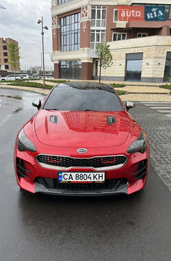 Фастбэк Kia Stinger 2018 в 