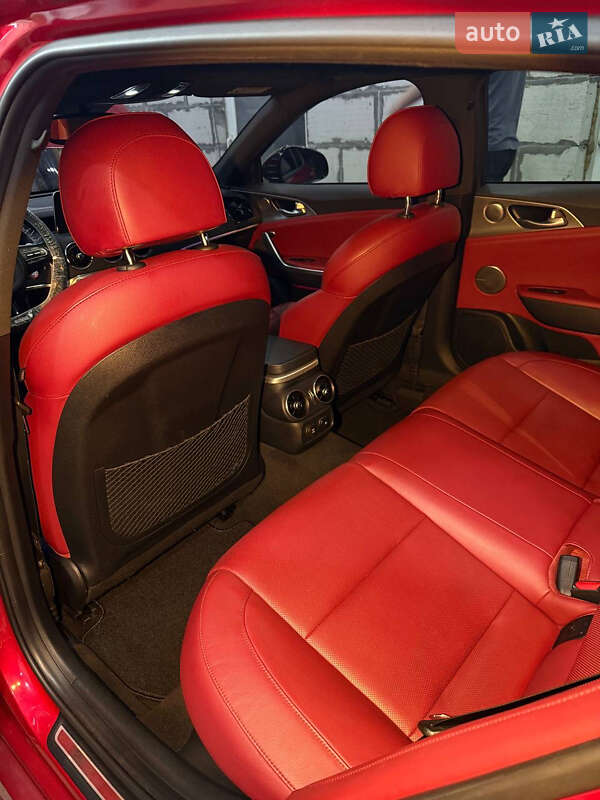 Фастбек Kia Stinger 2018 в Умані