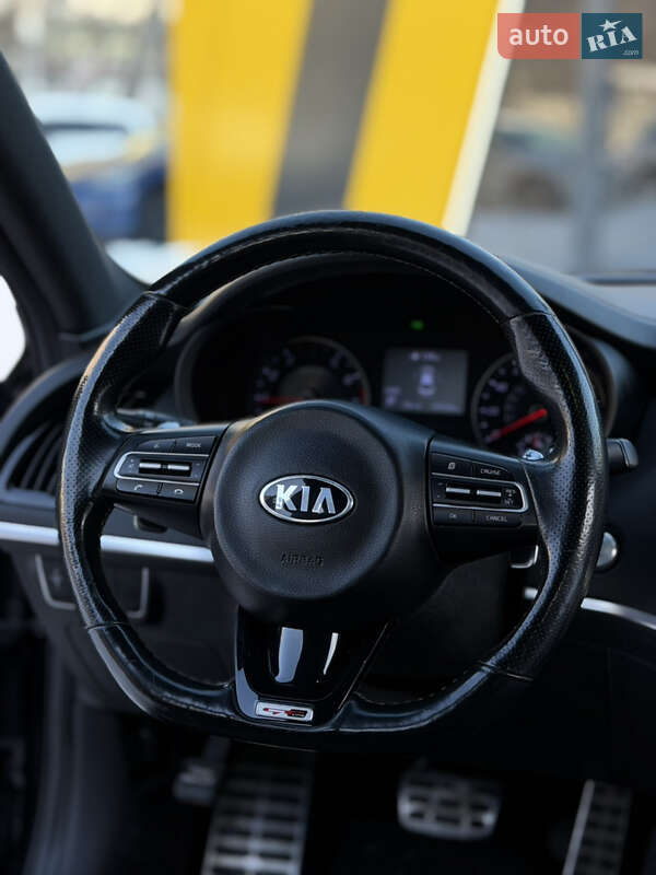 Лифтбек Kia Stinger 2020 в Киеве