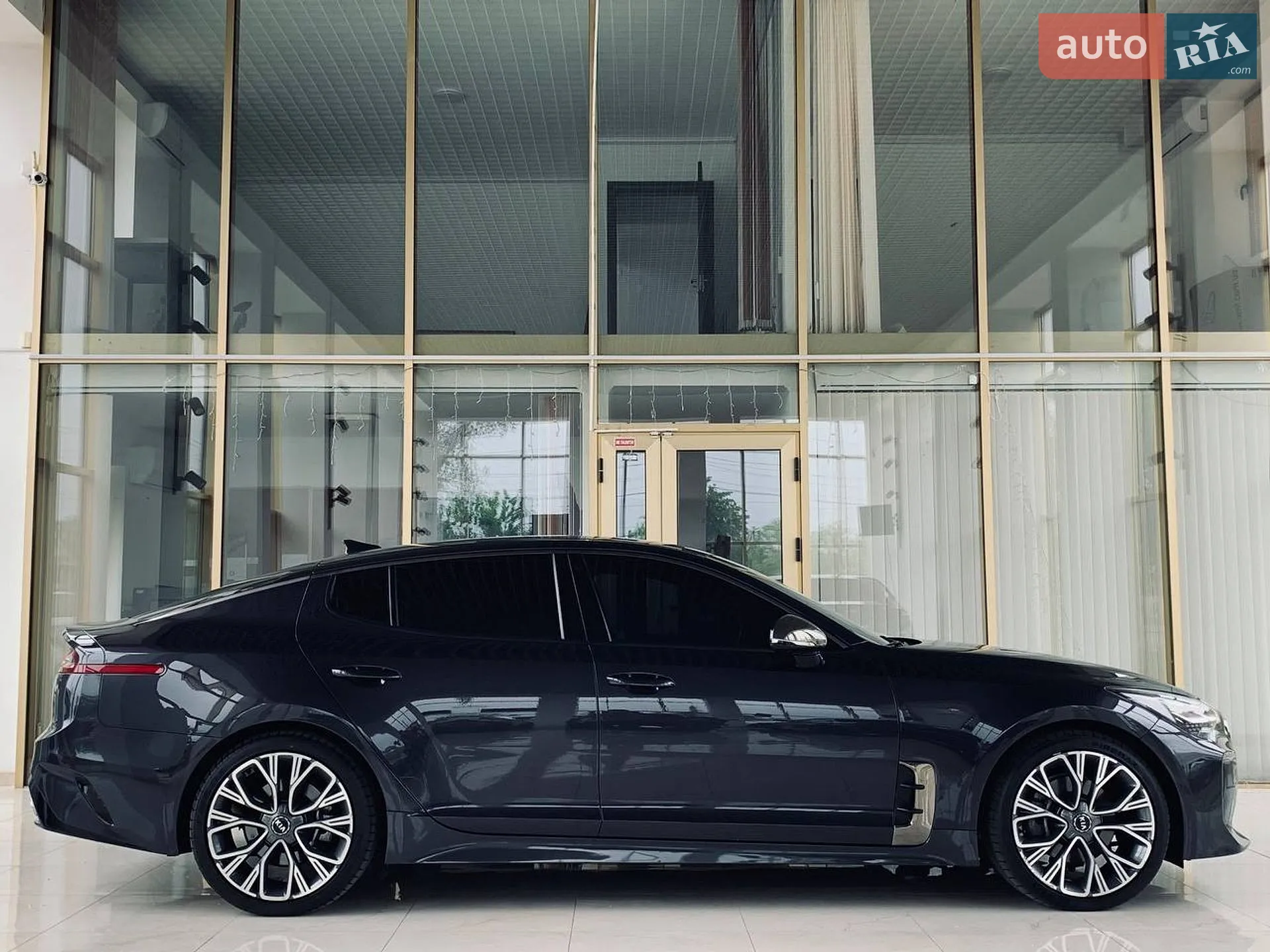 2018 Kia Stinger - мініатюра 21
