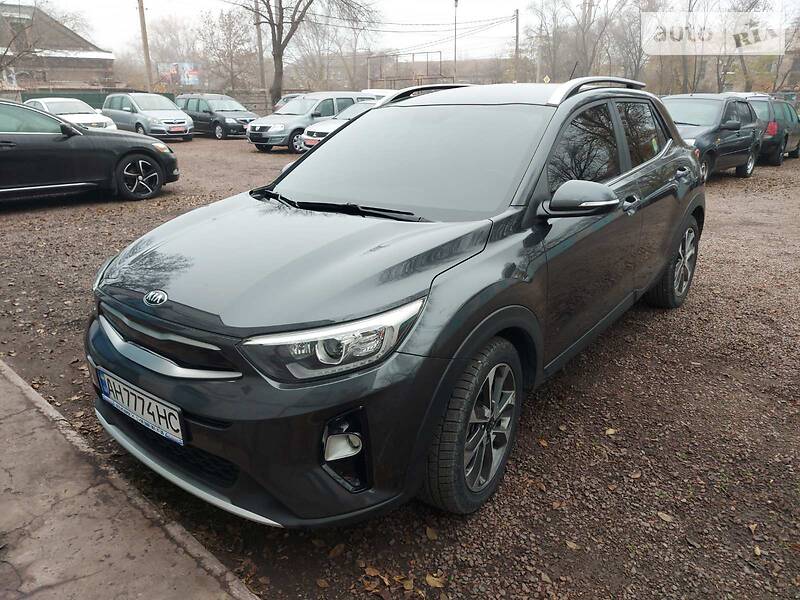 Хетчбек Kia Stonic 2017 в Маріуполі