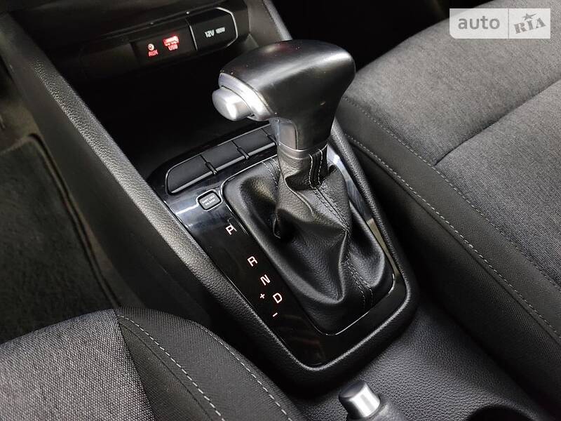 Позашляховик / Кросовер Kia Stonic 2017 в Києві
