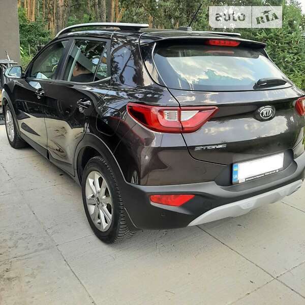 Внедорожник / Кроссовер Kia Stonic 2018 в Киеве