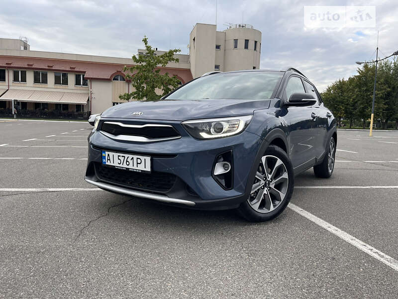 Внедорожник / Кроссовер Kia Stonic 2018 в 