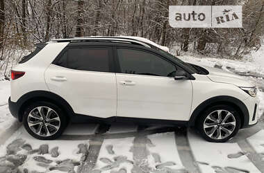 Внедорожник / Кроссовер Kia Stonic 2021 в 