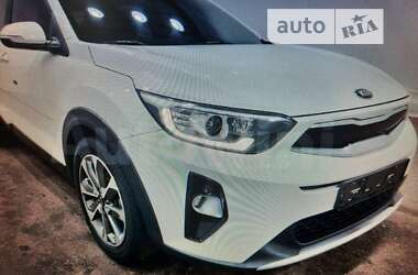 Внедорожник / Кроссовер Kia Stonic 2018 в Одессе