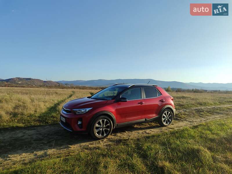 Позашляховик / Кросовер Kia Stonic 2018 в Верхньому Синьовидному